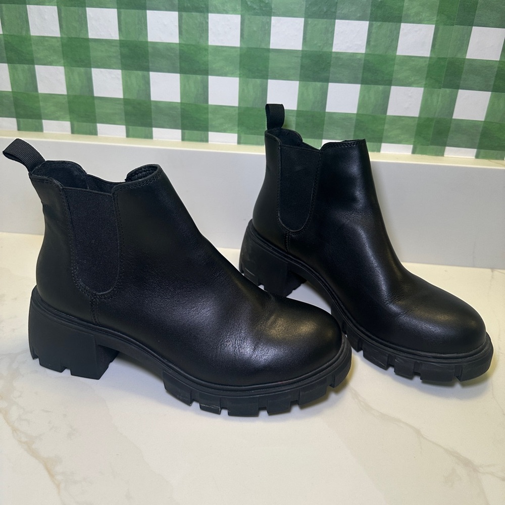 Steve Madden Women's Howler Chelsea Boot